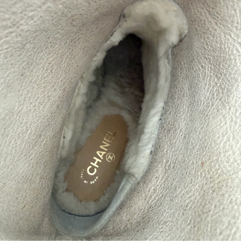 CHANEL | Beige Shearling Fur Suede Ankle Boots Heeled Booties CC Logo 37.5 - Picture 14 of 14